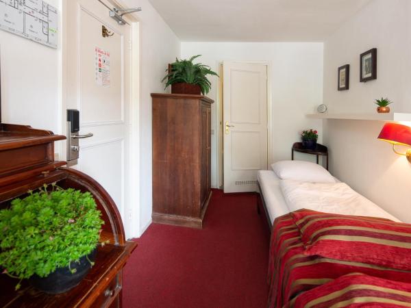 Amsterdam House Hotel : photo 4 de la chambre chambre lits jumeaux avec vue sur le canal