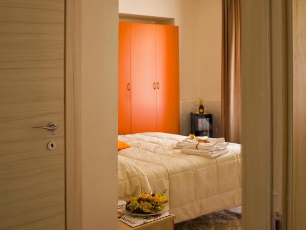Sweet Rooms Cagliari : photo 3 de la chambre chambre double ou lits jumeaux avec salle de bains privative