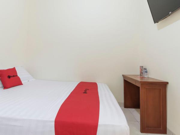 RedDoorz @ Tanjung Duren : photo 5 de la chambre chambre double