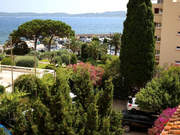 Hotel Royal Bon Repos : photo 2 de la chambre chambre double confort - vue sur baie et ville