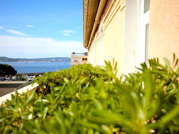 Hotel Royal Bon Repos : photo 3 de la chambre chambre familiale - terrasse avec vue sur mer