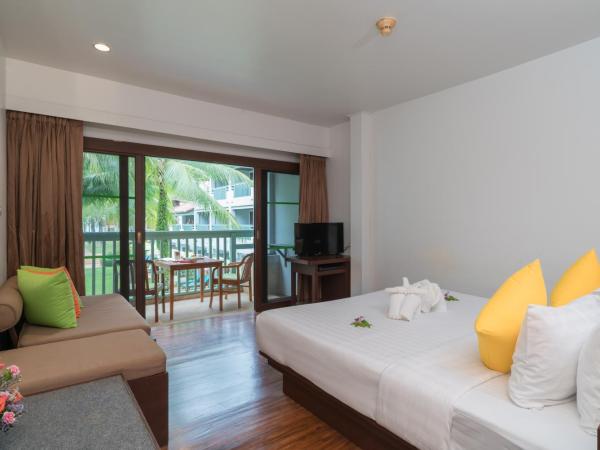 The Briza Beach Resort, Khao Lak SHA Extra Plus : photo 6 de la chambre hébergement de luxe avec jardin et balcon