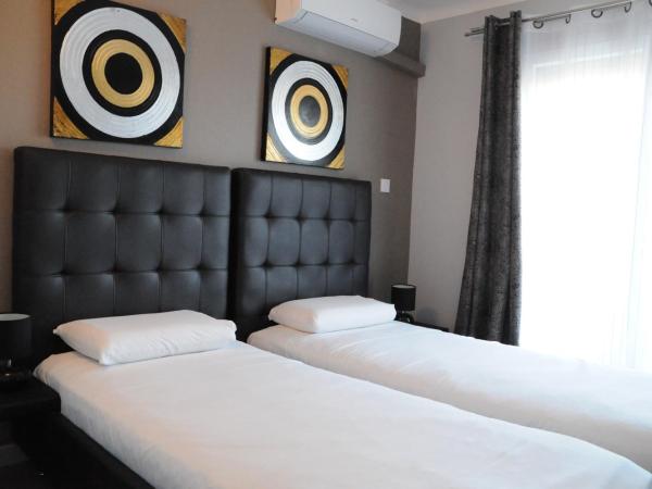 Hotel Bleu Azur : photo 2 de la chambre chambre double ou lits jumeaux standard avec balcon