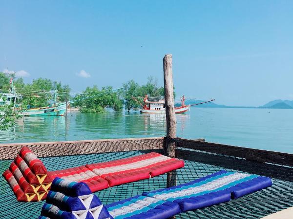 Lanta Sabai Day House : photo 1 de la chambre chambre lit queen-size - vue sur mer