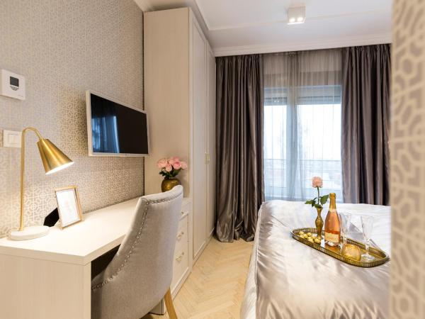 MM House : photo 2 de la chambre chambre double avec balcon