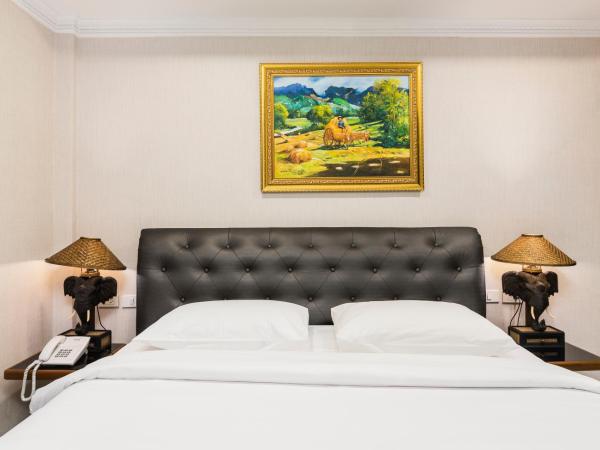 The Ambiance Hotel : photo 3 de la chambre chambre lit king-size standard