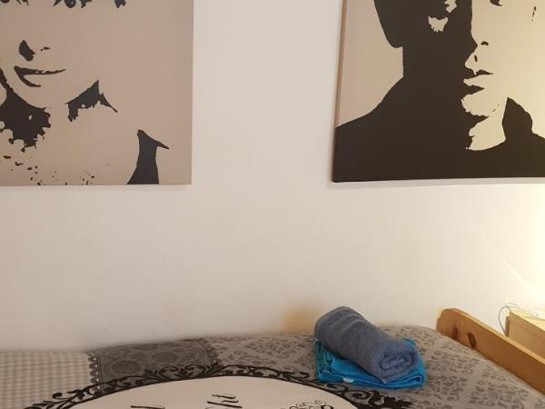Homestay Gent-Merelbeke self check-in service : photo 7 de la chambre chambre simple avec salle de bains extérieure privative