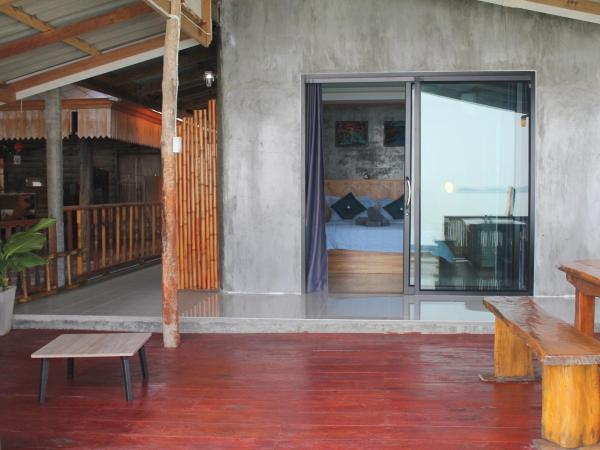 Lanta Sabai Day House : photo 2 de la chambre chambre lit queen-size - vue sur mer