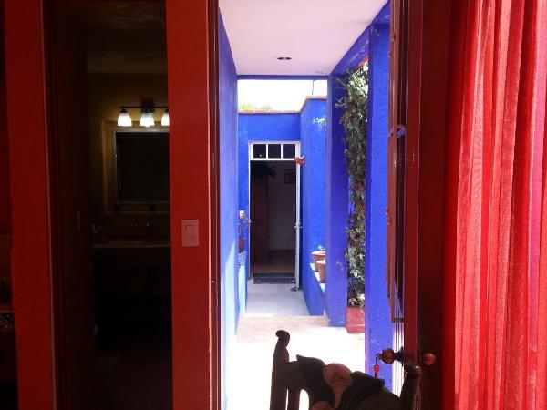 Maria Del Alma House : photo 2 de la chambre chambre double avec salle de bains privative