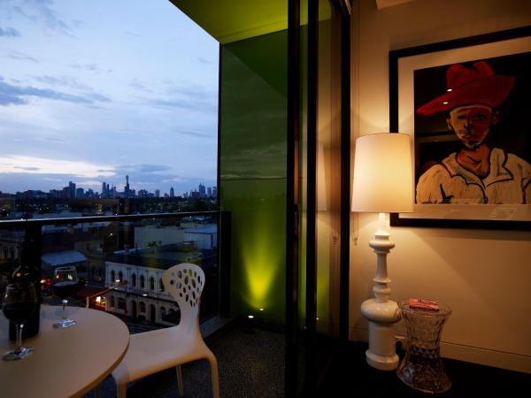 Art Series - The Cullen : photo 9 de la chambre suite studio deluxe avec balcon 