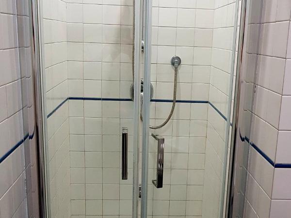 B&B Centralstationhouse : photo 9 de la chambre chambre double avec salle de bains privative extérieure