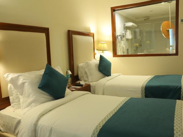 Hotel The Royal Plaza : photo 4 de la chambre deluxe room - enjoy a free one glass of house beer once during your stay  