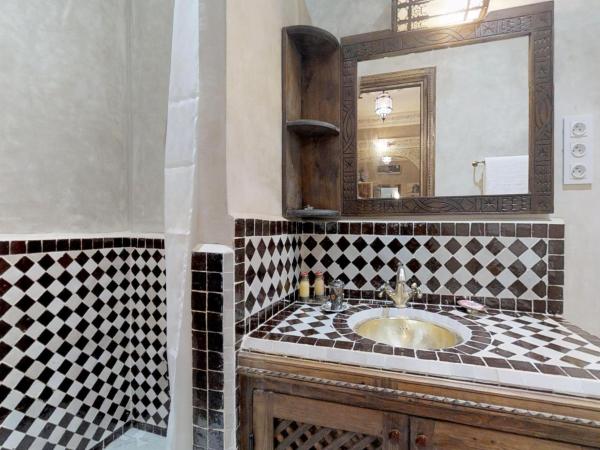 Riad abaka by ghali 2 : photo 5 de la chambre chambre double berbère