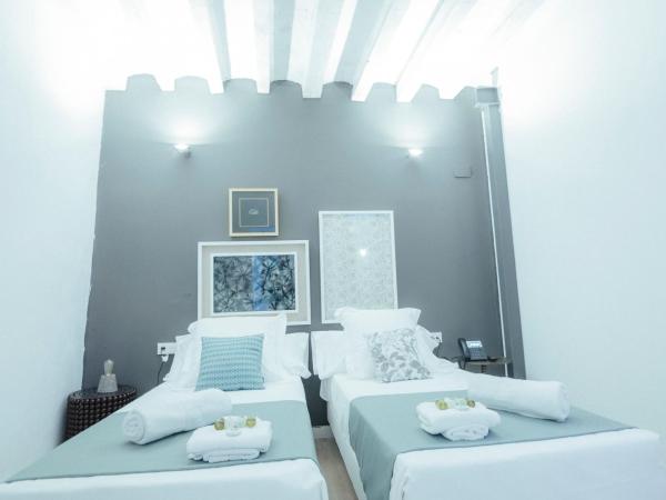 Hotel Boutique Alicante Palacete S.XVII Adults Only : photo 2 de la chambre chambre quadruple