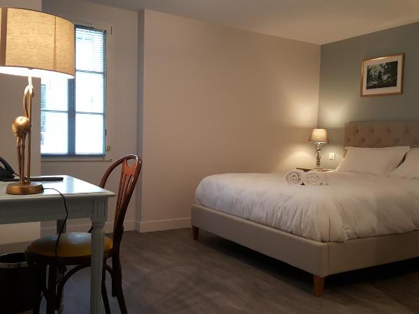 Hôtel Chez Jacqueline : photo 4 de la chambre chambre supérieure lit queen-size