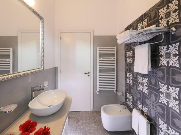 Porta Di Mezzo Luxury Suites & Rooms : photo 7 de la chambre chambre double