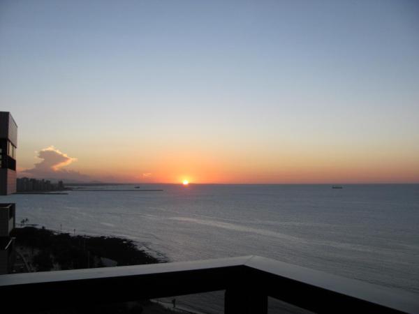 Vip Iracema Flat : photo 3 de la chambre appartement 1 chambre avec balcon et vue sur mer