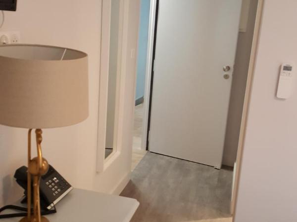 Hôtel Chez Jacqueline : photo 4 de la chambre chambre standard lit queen-size