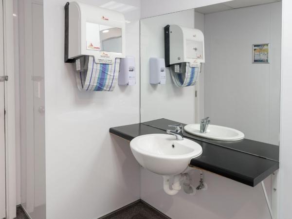 Trek Global Backpackers : photo 4 de la chambre chambre double standard privée (avec lits simples)