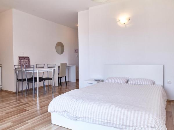 Love Dubrovnik Hostel : photo 8 de la chambre chambre familiale avec salle de bains privative