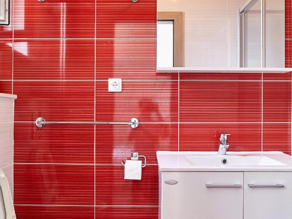 Love Dubrovnik Hostel : photo 5 de la chambre chambre simple avec salle de bains 