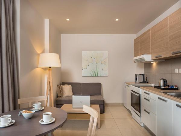 Trianon Luxury Apartments & Suites : photo 6 de la chambre appartement 1 chambre standard