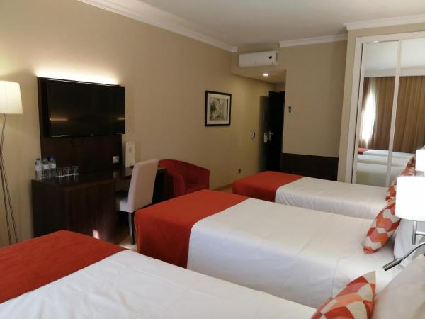 Hotel Monaco : photo 4 de la chambre chambre triple