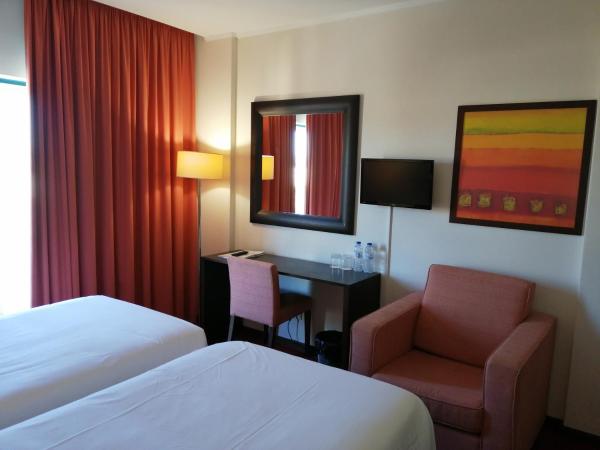 Hotel Monaco : photo 6 de la chambre chambre lits jumeaux
