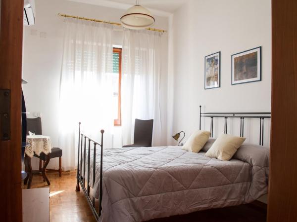 Happy Rooms in Easy House 2 : photo 2 de la chambre chambre deluxe avec 2 lits doubles