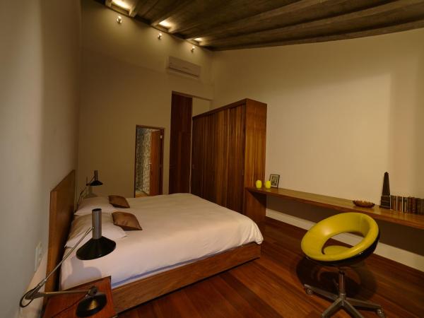 Chez Georges : photo 3 de la chambre chambre lit king-size avec balcon