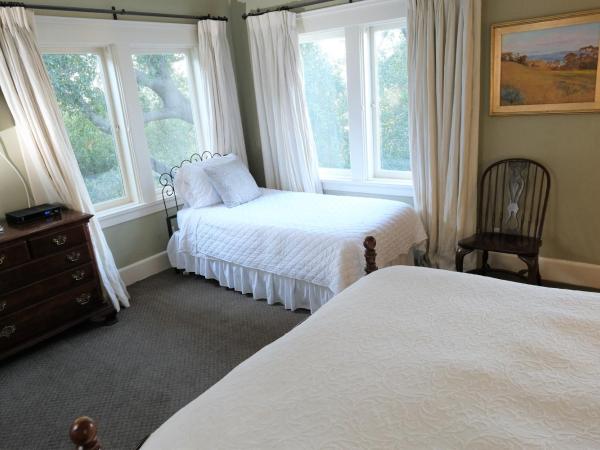 Arroyo Vista Inn : photo 6 de la chambre hébergement avec terrasse en chêne (# 1)