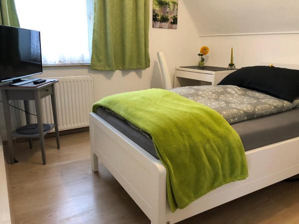 Messezimmer 4u : photo 9 de la chambre chambre triple avec 2 chambres
