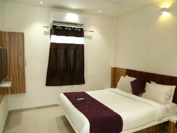 Shree Akshar Restaurant and Hotel : photo 3 de la chambre chambre double deluxe - réservée aux indiens