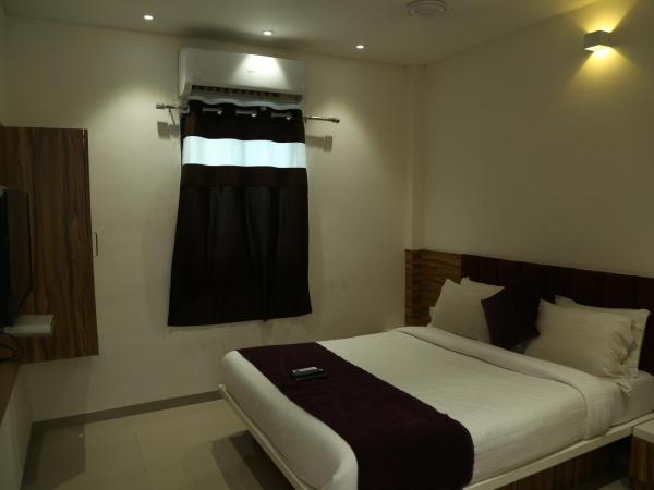 Shree Akshar Restaurant and Hotel : photo 6 de la chambre chambre double deluxe - réservée aux indiens