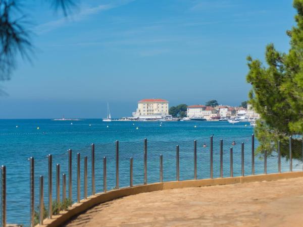 Apartment Complex Sauko : photo 10 de la chambre chambre double ou lits jumeaux