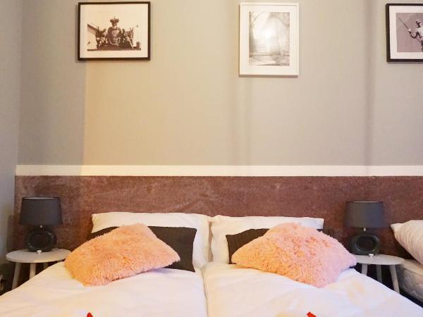 Expolis Residence - City Center MTP TARGI - 24h #betterthanyourEX : photo 6 de la chambre chambre triple confort