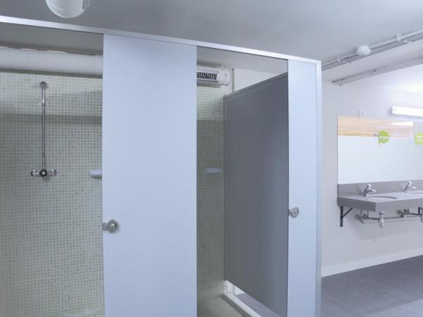 Hola Hostal Eixample : photo 3 de la chambre lit dans dortoir mixte de 24 lits