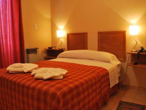 Hotel El Torreon : photo 6 de la chambre chambre double ou lits jumeaux avec salle de bains privative