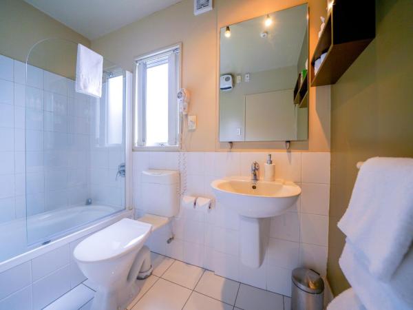 CentrePoint on Colombo : photo 3 de la chambre studio supérieur avec baignoire spa