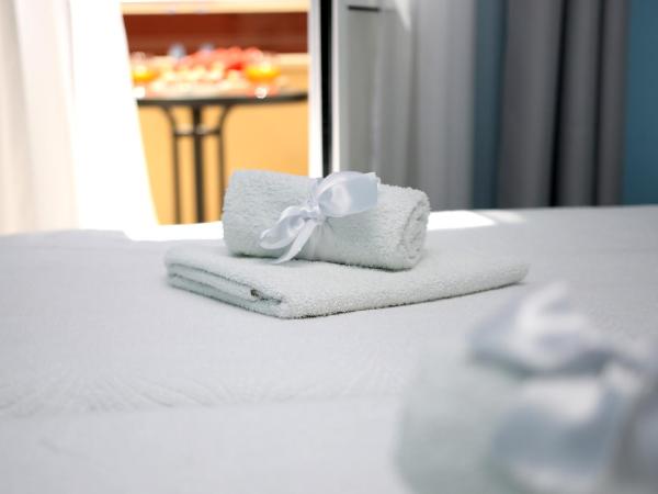 Apartments & Rooms Andrea 2 : photo 10 de la chambre chambre lits jumeaux avec balcon