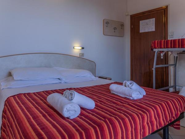 Hotel Beverly : photo 3 de la chambre chambre quadruple