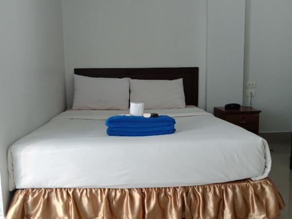 Baanpak Sam Anong : photo 4 de la chambre chambre lit queen-size avec balcon
