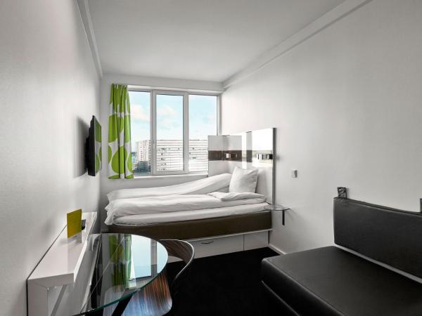 Wakeup Copenhagen - Bernstorffsgade : photo 2 de la chambre grand hébergement avec service de réveil