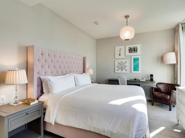 The Plymouth South Beach : photo 2 de la chambre hébergement lit king-size classique avec terrasse