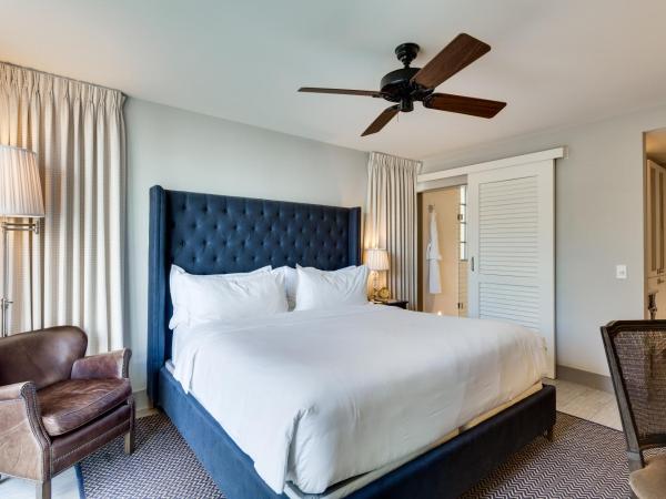 The Plymouth South Beach : photo 2 de la chambre chambre lit king-size avec balconnet - vue sur piscine