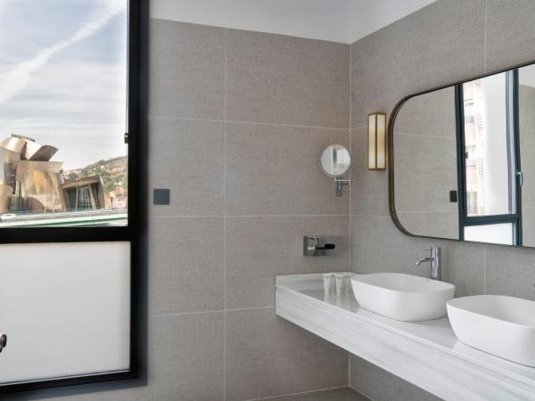 Vincci Consulado de Bilbao : photo 10 de la chambre suite junior - vue sur guggenheim