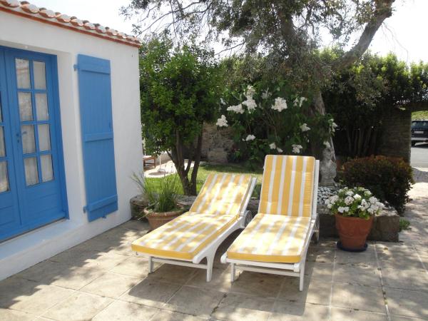 Le Buzet Bleu Bed & Breakfast : photo 1 de la chambre chambre double supérieure - vue sur jardin