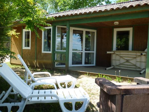 Les Chalets d'Argentouleau : photo 1 de la chambre bungalow 2 chambres + 2 salles de bains (6 adultes)