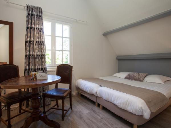 Hôtel Restaurant La Hoirie : photo 4 de la chambre chambre triple supérieure tradition
