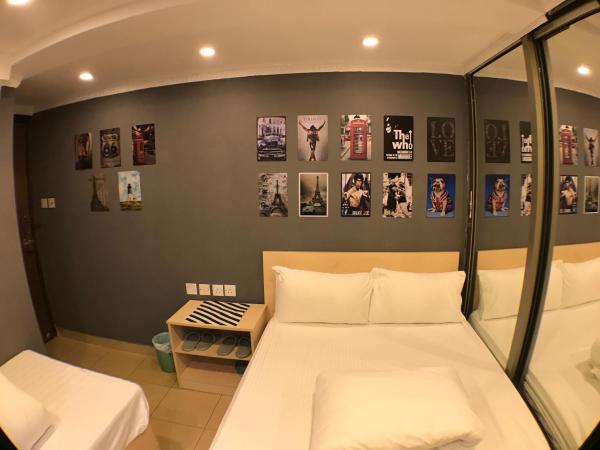 Soso Hostel : photo 7 de la chambre chambre lits jumeaux supérieure